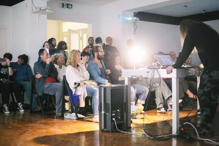 POSTGRAVITYART Dragan Živadinov, Dunja Zupančič, Miha Turšič (SLO) foto Srđan Tutić